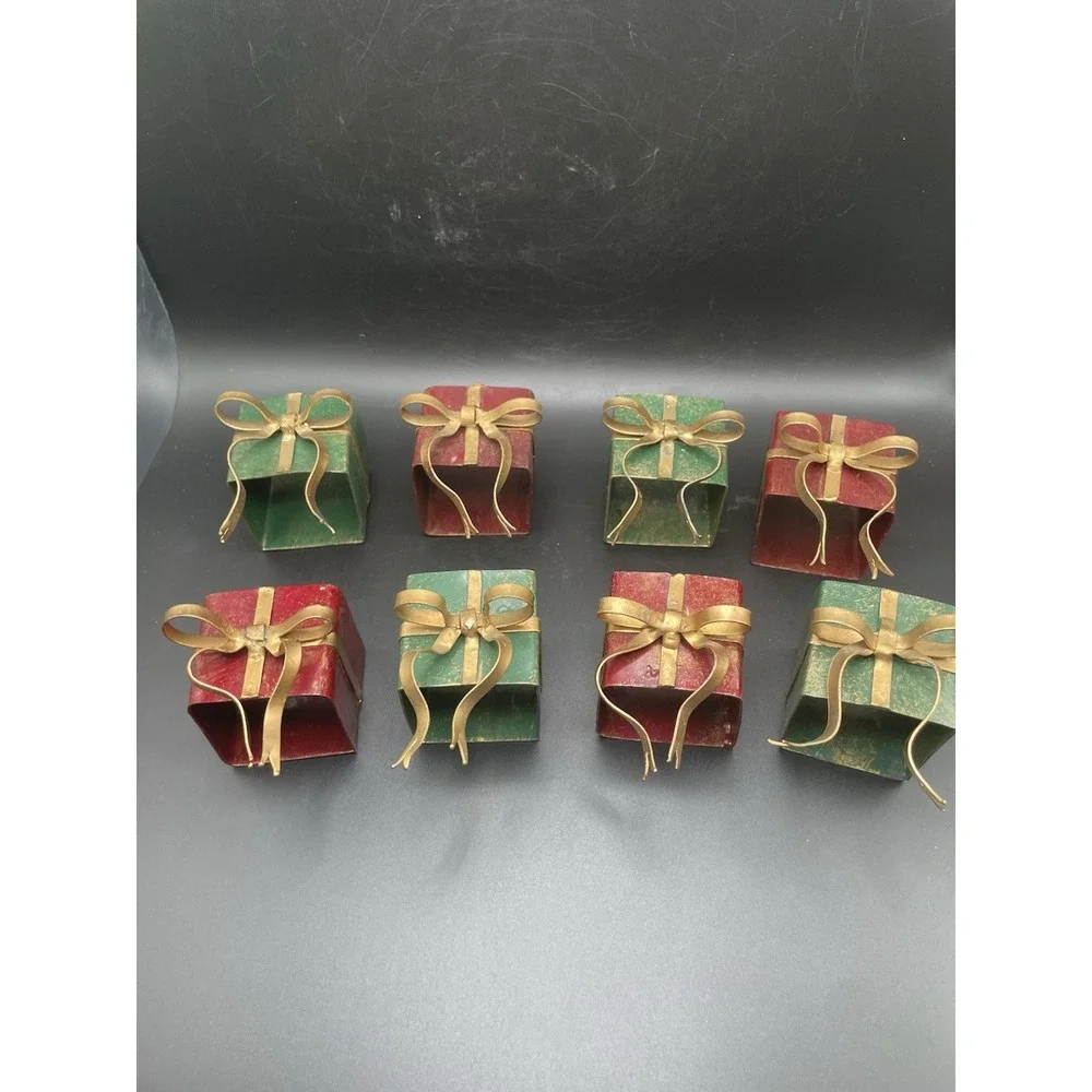Vtg rare Red And Green Christmas Gift Metal Napkin Rings Set Of 8